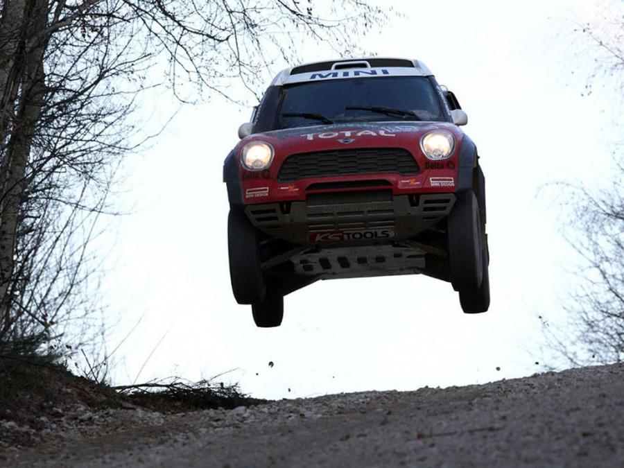  Mini Cooper Countryman All4 Dakar 2010 года  (фото 6 из 9)